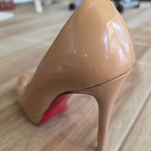 Christian Louboutin Simple Nude Patent Leather Pumps Eur. 35.5 - Picture 6 of 12